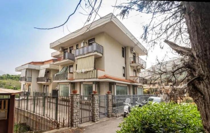 Casa Vacanza - I Mulini Con Parcheggio Gratuito Incluso. Монреале Экстерьер фото